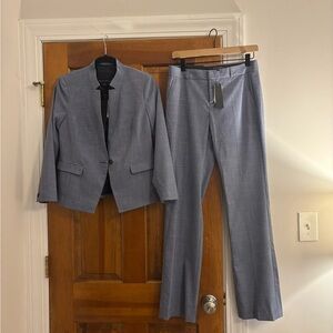 Banana Republic Women’s Gray Suit Blazer and Pants Set